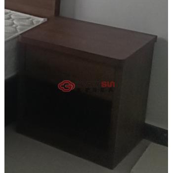 床头柜