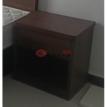床头柜