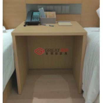 床头柜