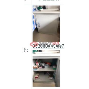 钢制床头柜